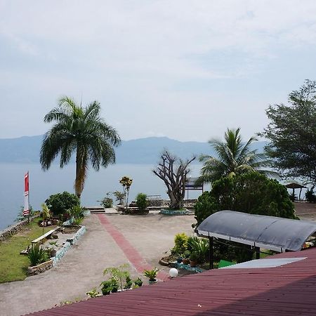 Ambaroba Resort Hotel Tuktuk Siadong Exterior photo