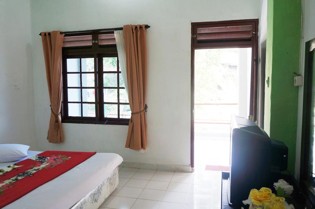 Ambaroba Resort Hotel Tuktuk Siadong Room photo
